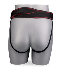 Laden Sie das Bild in den Galerie-Viewer, 18 cm langer Umschnalldildo mit 10 Modi