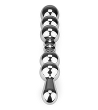 Laden Sie das Bild in den Galerie-Viewer, 19,5 cm langer Dildo mit 5 Kugeln