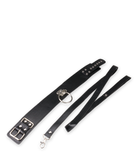 Laden Sie das Bild in den Galerie-Viewer, BDSM-Halsband mit Leine