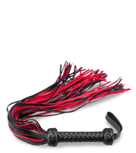 Laden Sie das Bild in den Galerie-Viewer, Flogger Submissive