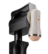 Laden Sie das Bild in den Galerie-Viewer, Freihand-Masturbator mit Vagina The Milkmaid