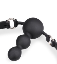 Laden Sie das Bild in den Galerie-Viewer, Gagball aus Silikon mit Plug 6 cm