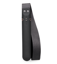 Laden Sie das Bild in den Galerie-Viewer, Gürtel-Flogger mit vibrierendem Griff