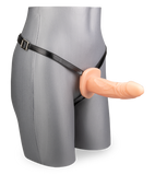 Hohler Naturdildo zum Umschnallen