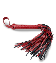 Laden Sie das Bild in den Galerie-Viewer, Kleiner BDSM-Flogger