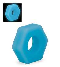 Laden Sie das Bild in den Galerie-Viewer, Phosphoreszierender Cockring aus medizinischem Silikon Walt