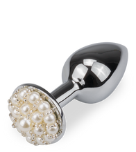 Laden Sie das Bild in den Galerie-Viewer, Rosebud-Analplug mit Perlen