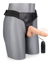 Laden Sie das Bild in den Galerie-Viewer, Strapon-Vibrator Tucker 17 cm