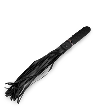 Laden Sie das Bild in den Galerie-Viewer, Vibrator mit BDSM-Flogger